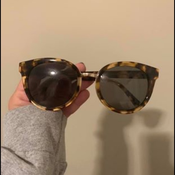 Tory Burch Accessories - Tory Burch polarized tortoise shell sunglasses